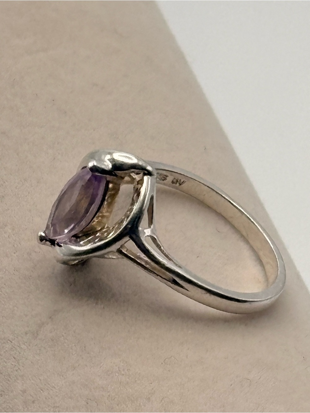 Avon 925 Sterling Silver Marquise Amethyst CZ Ring Size 9 Purple - Picture 3 of 7
